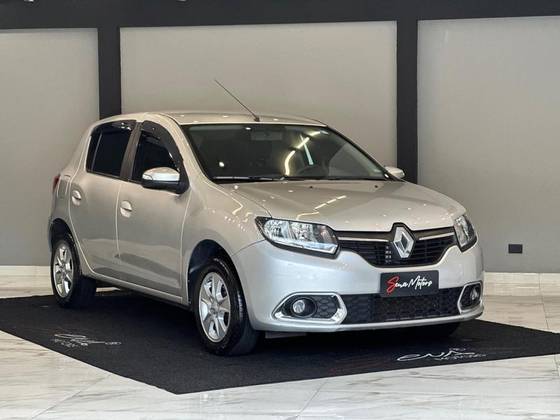 RENAULT SANDERO 1.6 DYNAMIQUE 8V FLEX 4P MANUAL RENAULT SANDERO 1.6 DYNAMIQUE 8V FLEX 4P MANUAL